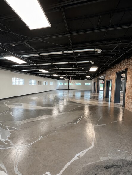 More Photos Of 44 W Lincoln Hwy, Chicago Heights General Retail For Sale