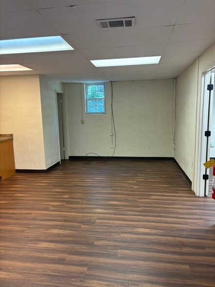 More Photos Of 8136 Knox Bridge Hwy, Canton Office For Lease