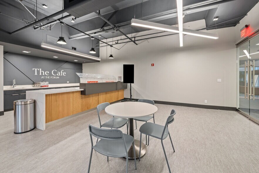 More Photos Of 8000 IH-10 W, San Antonio Unknown For Lease