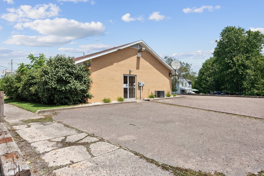 More Photos Of 2937 New Centerville Rd, Rockwood Storefront Retail Office For Sale