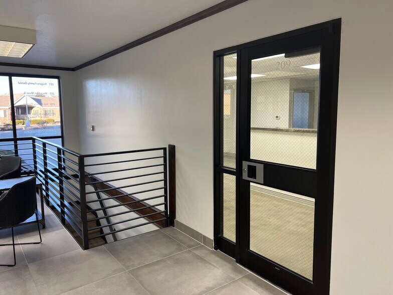 More Photos Of 201-225 N State St, Orem Medical For Lease