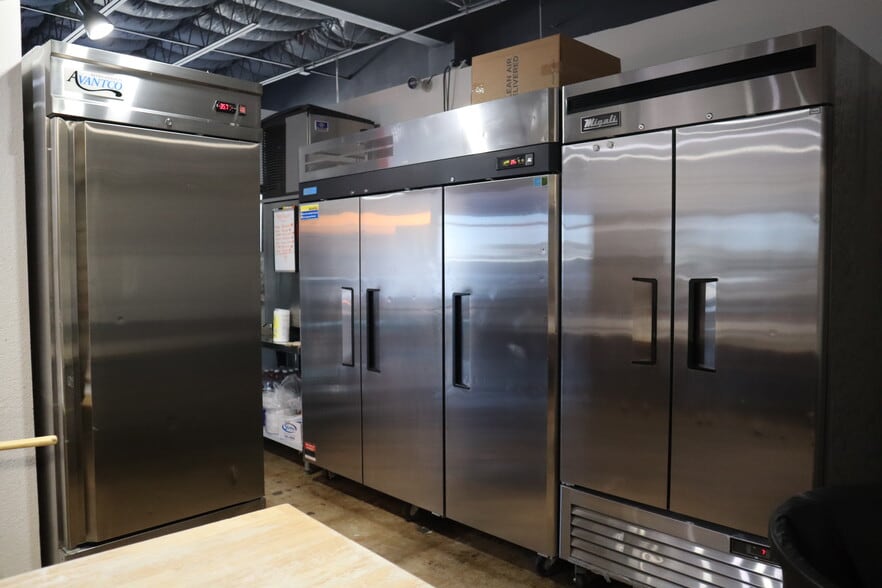 More Photos Of 7210-7224 Blanco Rd, San Antonio Unknown For Lease