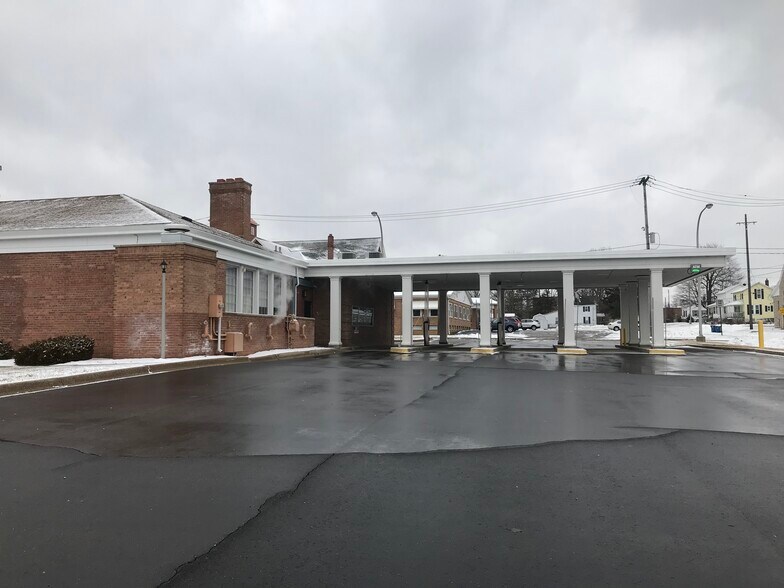 More Photos Of 770 E Mount Morris St, Mount Morris Bank For Lease