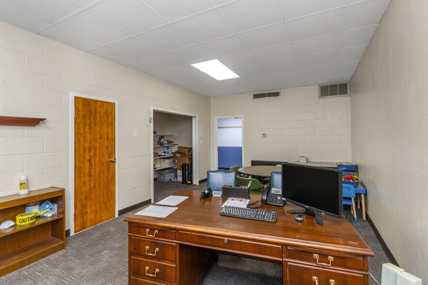 More Photos Of 411 Turner St, Clearwater Schools For Lease