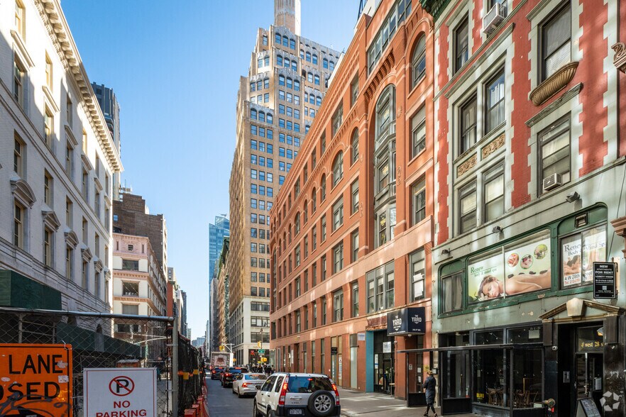 More Photos Of 246 Fifth Ave, New York Office For Sale
