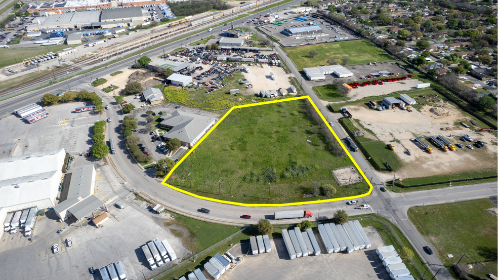 More Photos Of 3 acres on Springfield Dr, San Antonio Land For Lease