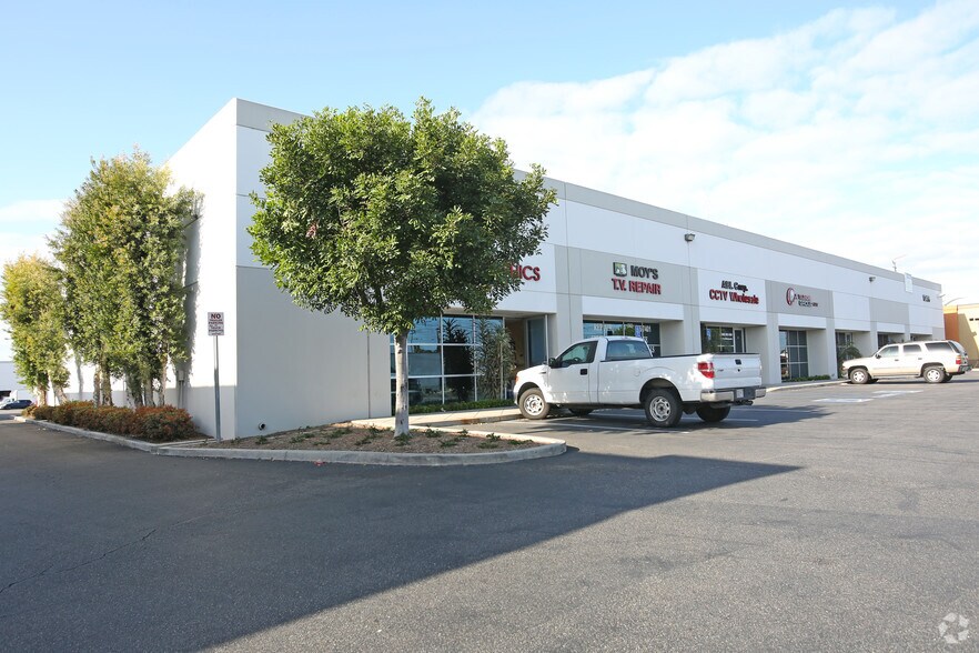 More Photos Of 13426 Rosecrans Ave, Norwalk Warehouse For Lease