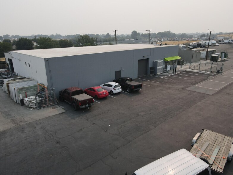 More Photos Of 1615 E Chemical Dr, Kennewick Distribution For Lease
