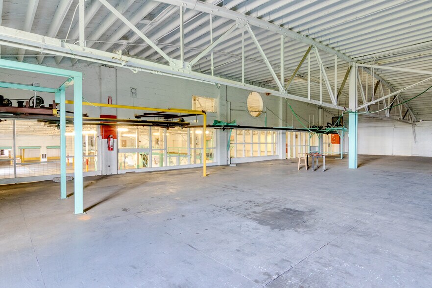 More Photos Of 2130 N Old Dixie Hwy, Fort Pierce Warehouse For Sale