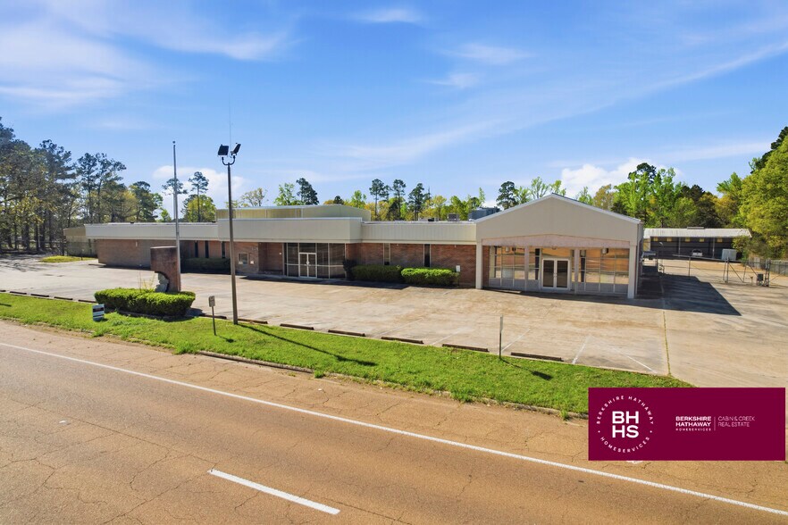 More Photos Of 3012 US-98, Mccomb Flex For Sale