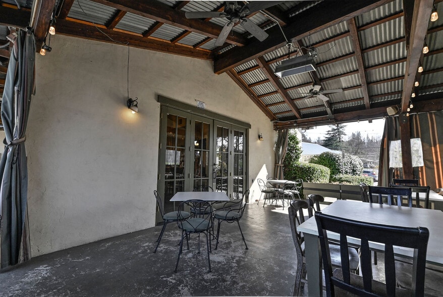 More Photos Of 191 Main St, Murphys General Retail For Sale