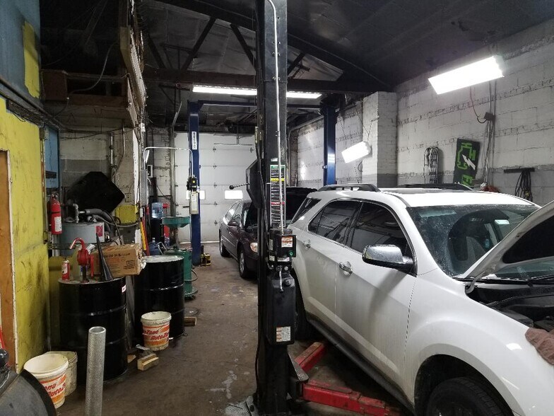 More Photos Of 10319 S Kedzie Ave, Chicago Auto Repair For Sale