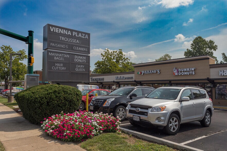 More Photos Of 304-322 Maple Ave W, Vienna General Retail For Lease