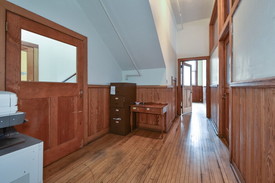 More Photos Of 4403 St Clair Ave, Cleveland Coworking Space