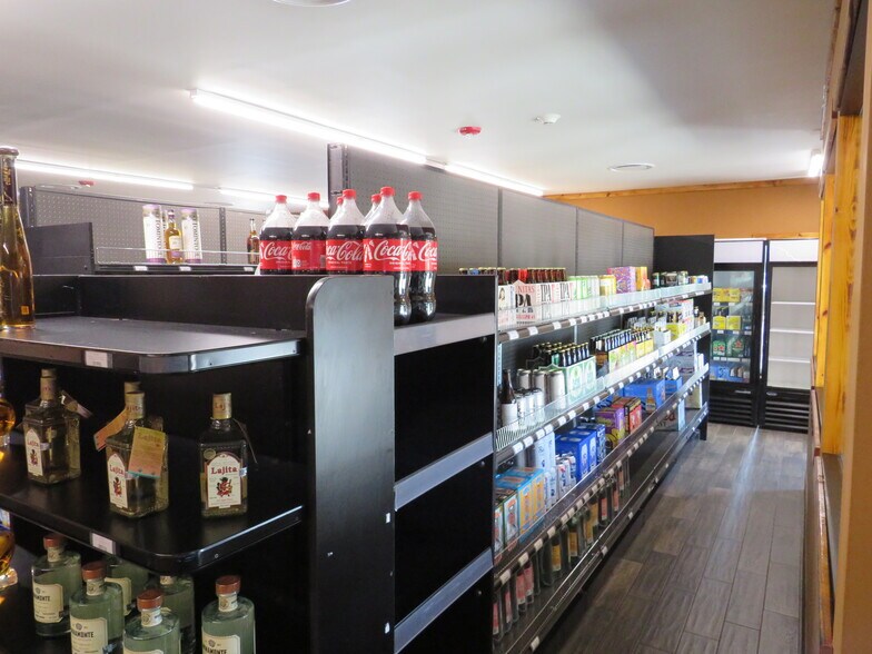 More Photos Of 24725 W Eames St, Channahon Veterinarian Kennel For Sale