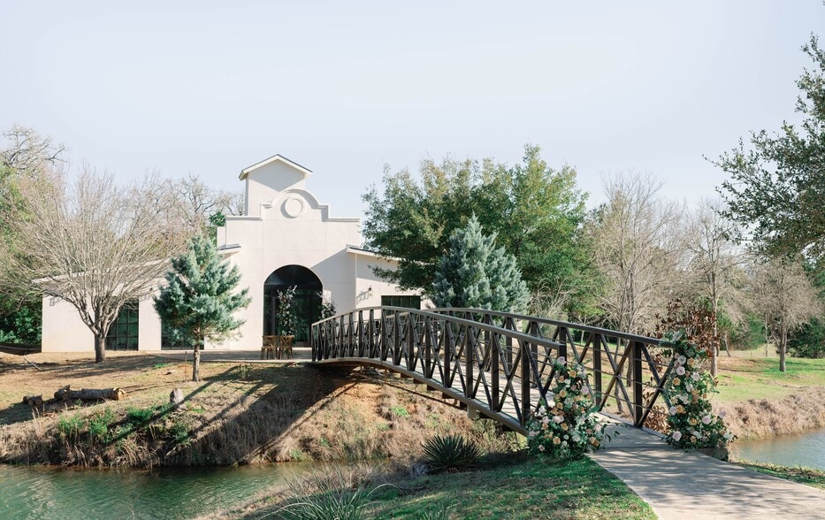 Primary Photo Of 711 Old Antioch Rd, Smithville Lodge Meeting Hall For Sale