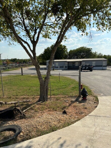 Primary Photo Of 4877 N Graytown Rd, Converse Warehouse For Lease