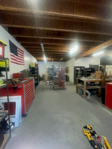More Photos Of 4415 N Lois Ave, Tampa Warehouse For Lease