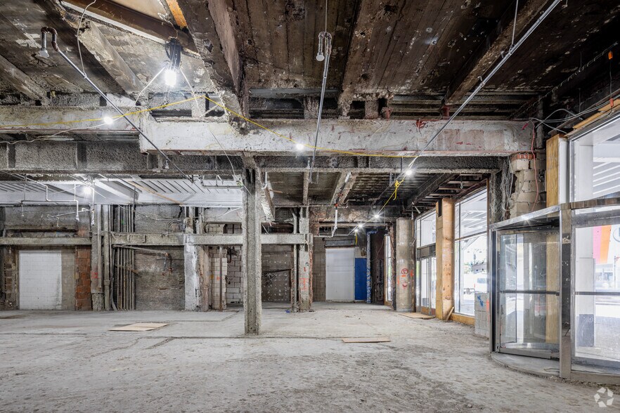 More Photos Of 50 W 34th St, New York Apartments For Lease