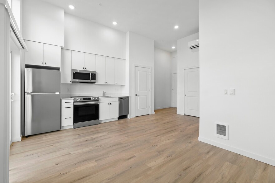 More Photos Of 1820 NE Davis St, Portland Apartments For Sale