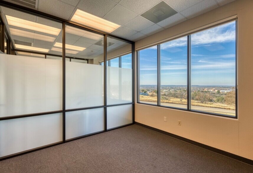 More Photos Of 1002 Marble Heights Dr, Marble Falls Medical For Lease