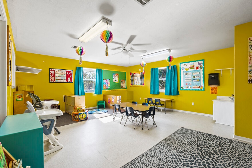 More Photos Of 989 Old Mcdade Rd, Elgin Daycare Center For Sale