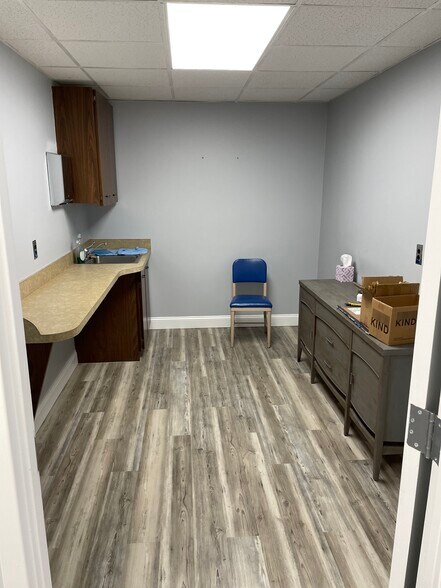 More Photos Of 9712 Belair Rd, Nottingham Medical For Lease