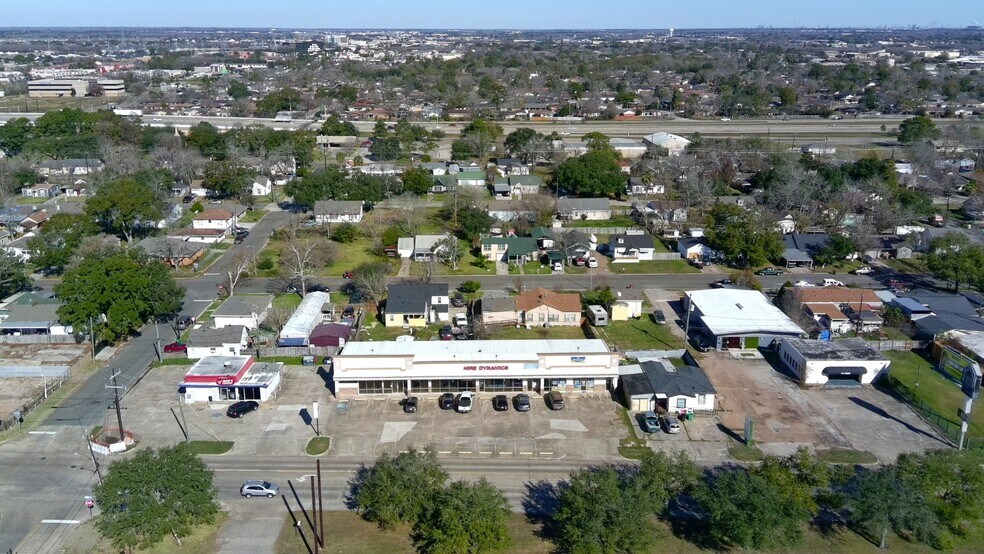 More Photos Of 614 Park St, Baytown Storefront For Lease