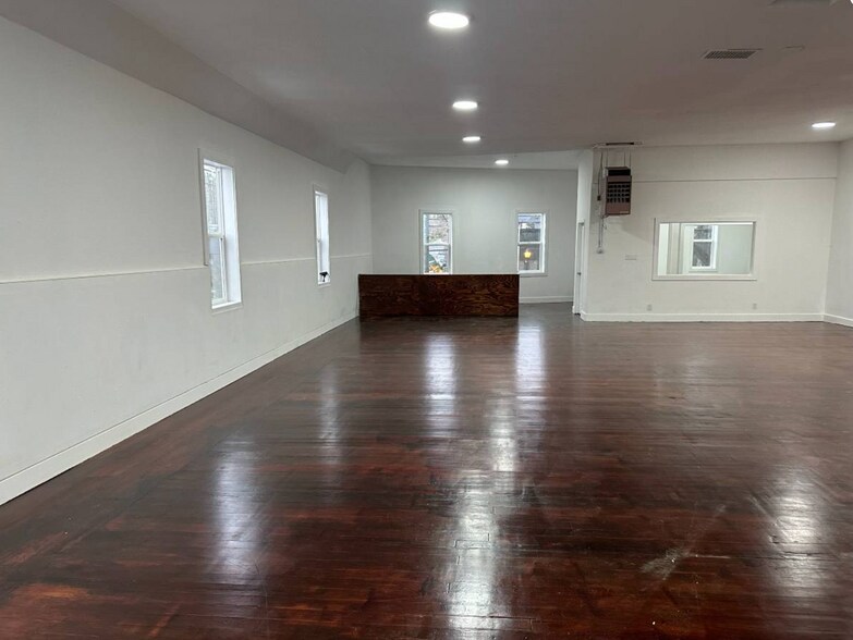 More Photos Of 5601 Rainier Ave S, Seattle General Retail For Lease