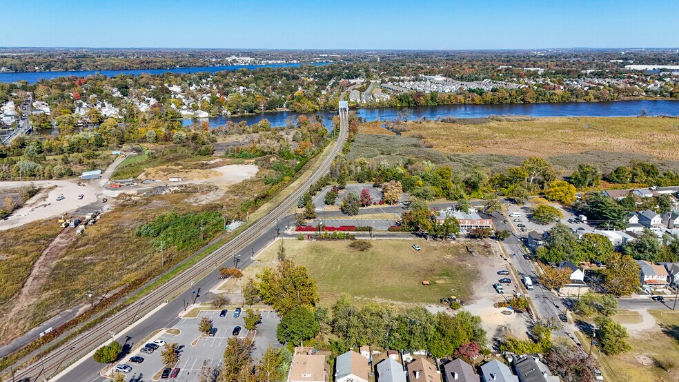 More Photos Of , Bloomingdale General Retail For Sale