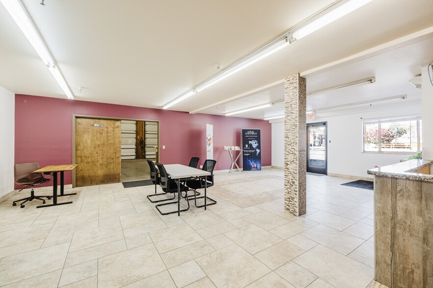 More Photos Of 222 Silver St, Elko Manufacturing For Lease