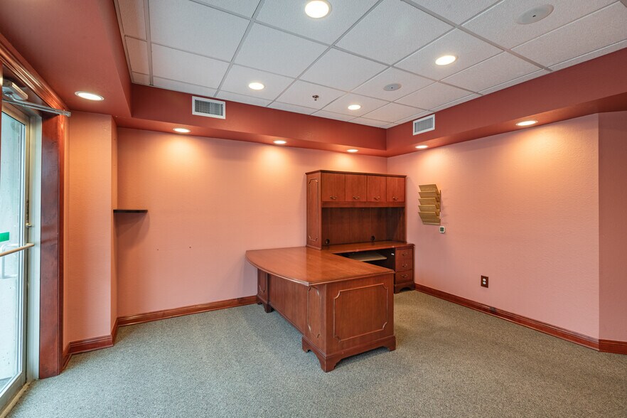 More Photos Of 301-317 4th St S, La Crosse Office For Lease