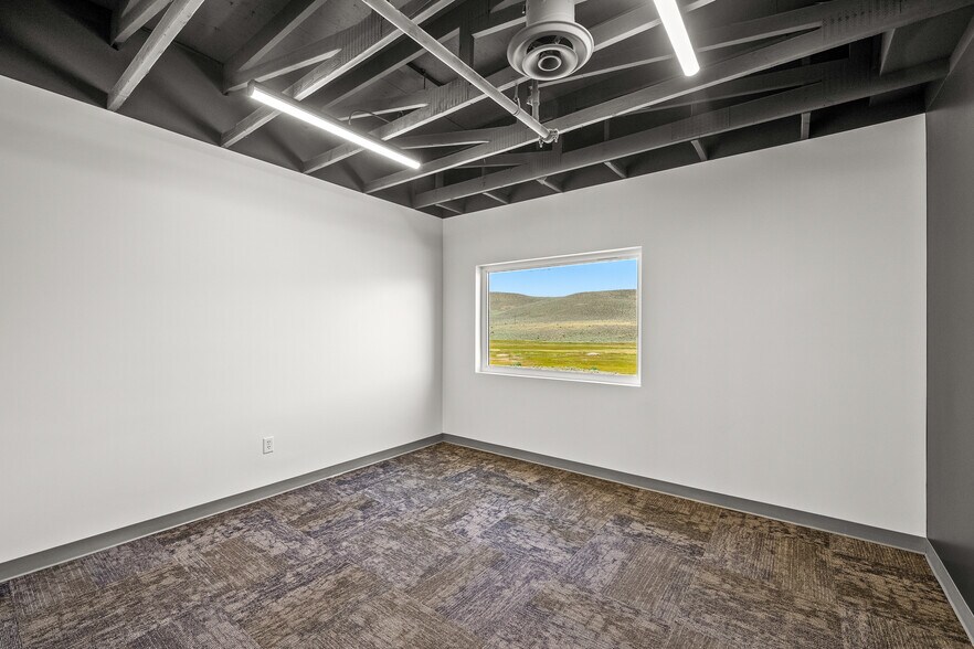 More Photos Of 4518 Forestdale Dr, Park City Specialty For Sale