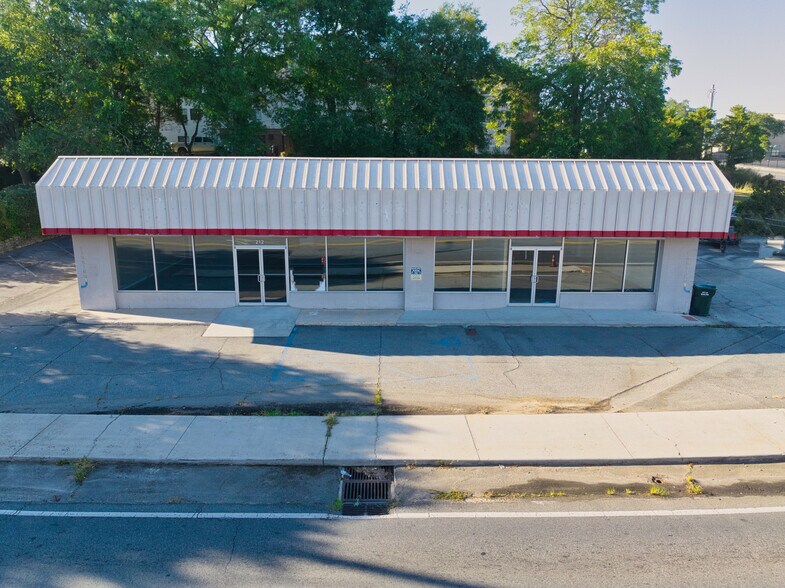 More Photos Of 212 1st Ave SE, Moultrie Freestanding For Sale