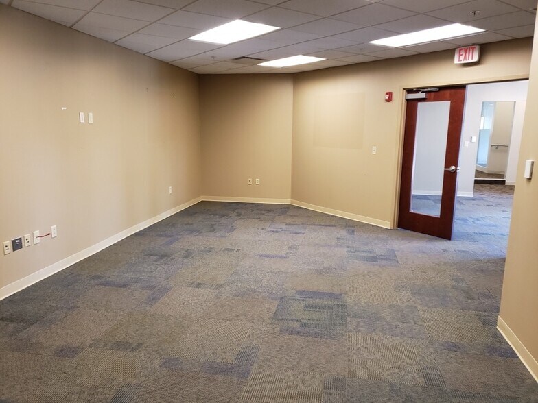More Photos Of 3131 Spring Grove Ave, Cincinnati Warehouse For Lease