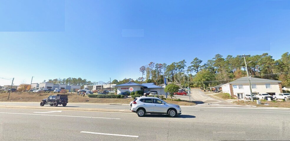 More Photos Of 2370-2380 Capital Cir NE, Tallahassee Unknown For Lease