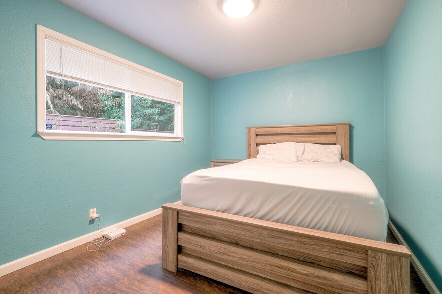 More Photos Of 2443 Grande Vista Ave, Oakland Apartments For Sale