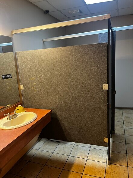 More Photos Of 4275 Camden Hwy, Dalzell Restaurant For Sale