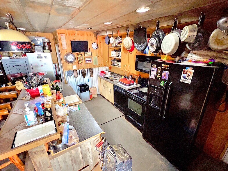 More Photos Of 413 W Broadway St, Hollis Hotel For Sale