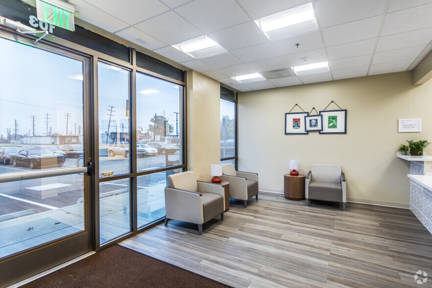 More Photos Of 2847 Poplar Ave, Memphis Storefront Retail Office For Sale