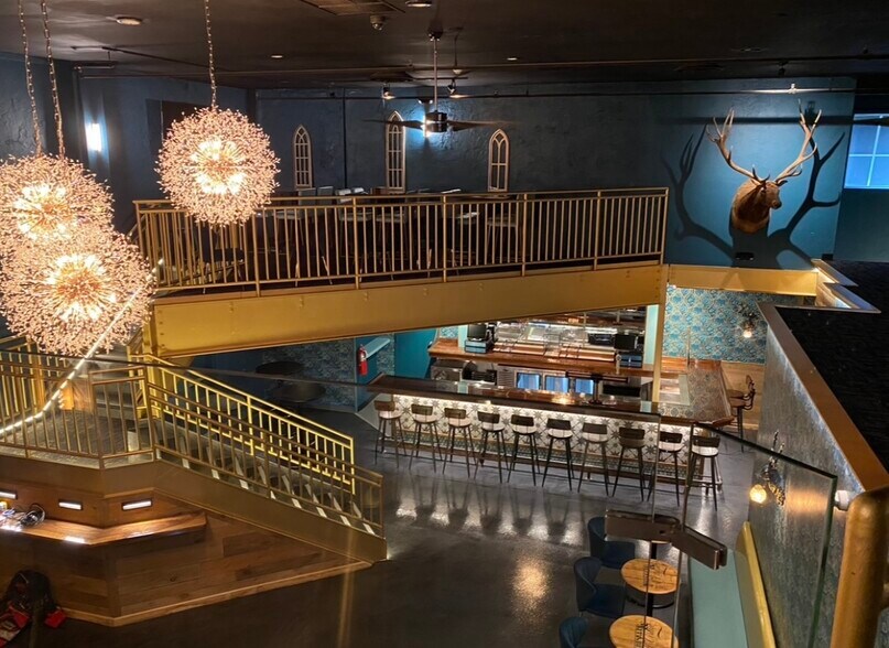 More Photos Of 4 John St, Morristown Bar For Lease