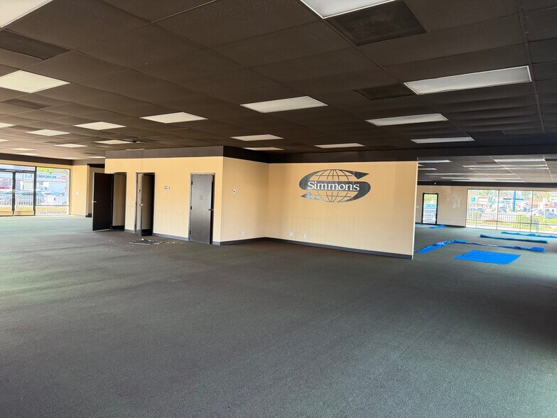More Photos Of 180 Imperial Hwy, Fullerton Freestanding For Lease