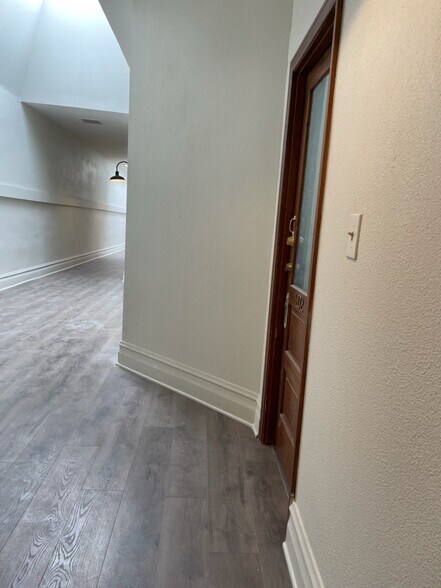 More Photos Of 412 W 4th St, Santa Ana Storefront Retail Office For Lease