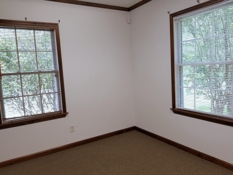 More Photos Of 1201 Shadowlawn Dr, Saint Marys Freestanding For Lease