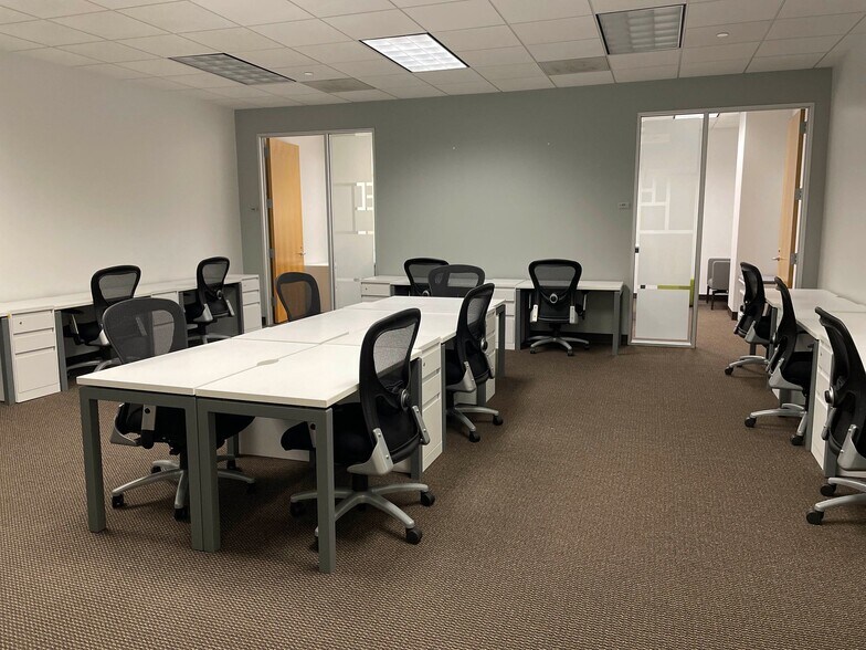 More Photos Of 13800 Coppermine Rd, Herndon Coworking Space