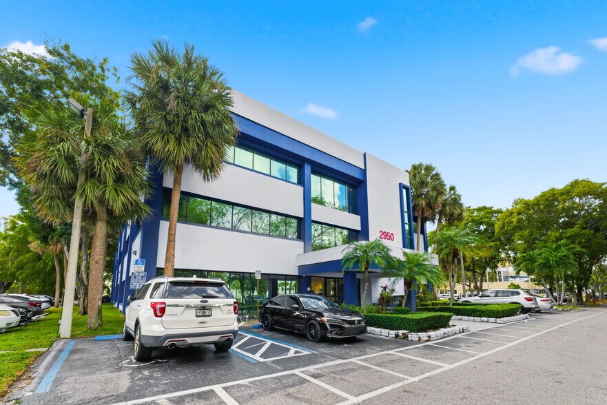 More Photos Of 2950 W Cypress Creek Rd, Fort Lauderdale Office For Lease