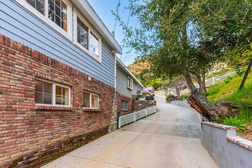 More Photos Of 12141 Wildwood Trl, Kagel Canyon Specialty For Sale