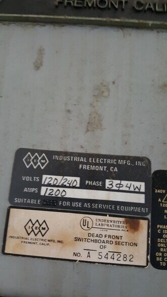 More Photos Of 516 E Jefferson Blvd, Los Angeles Warehouse For Sale