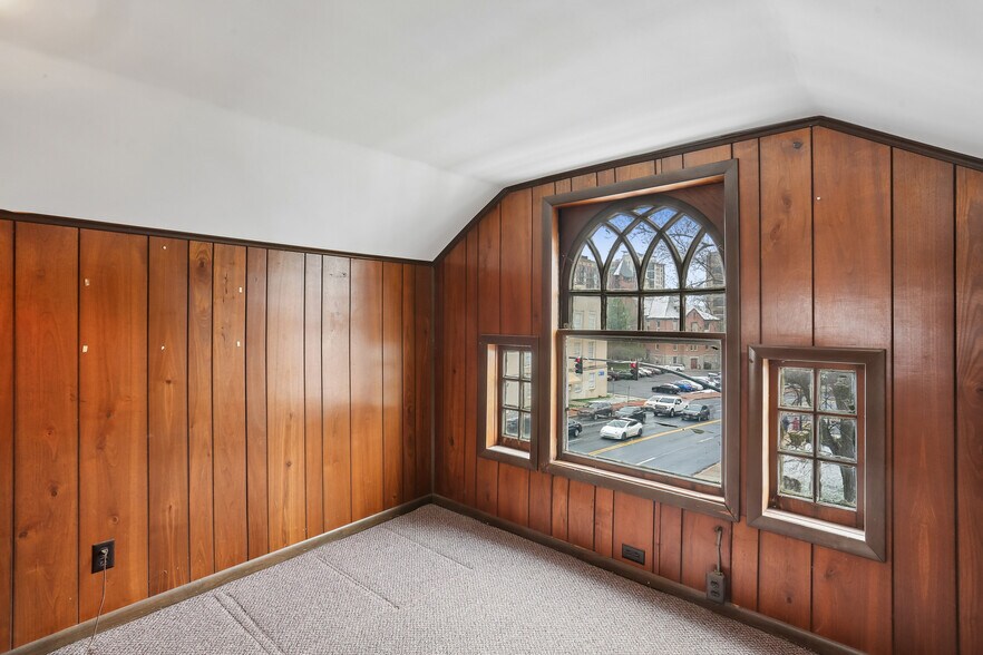 More Photos Of 101 S Washington St, Rockville Office For Sale