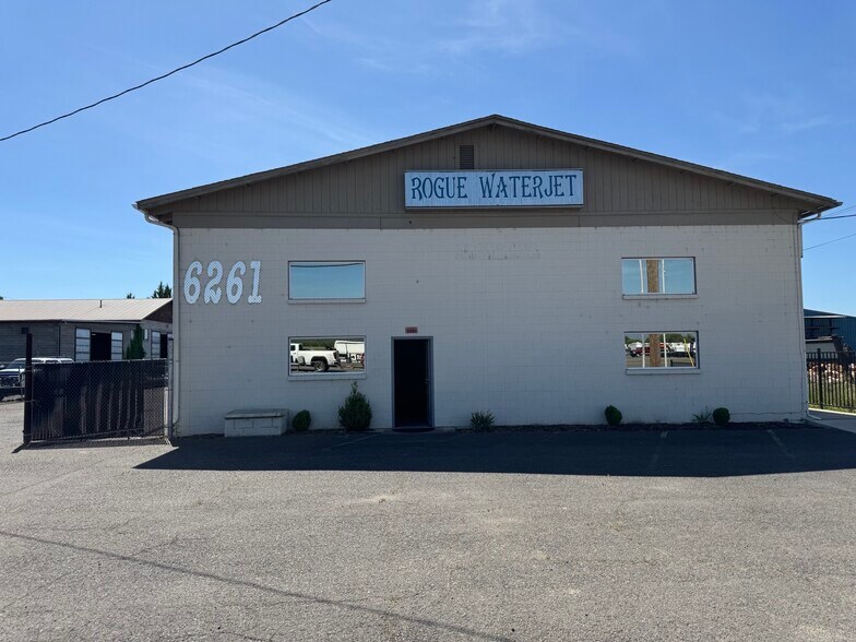More Photos Of 6261 Crater Lake Hwy, Central Point Industrial For Sale